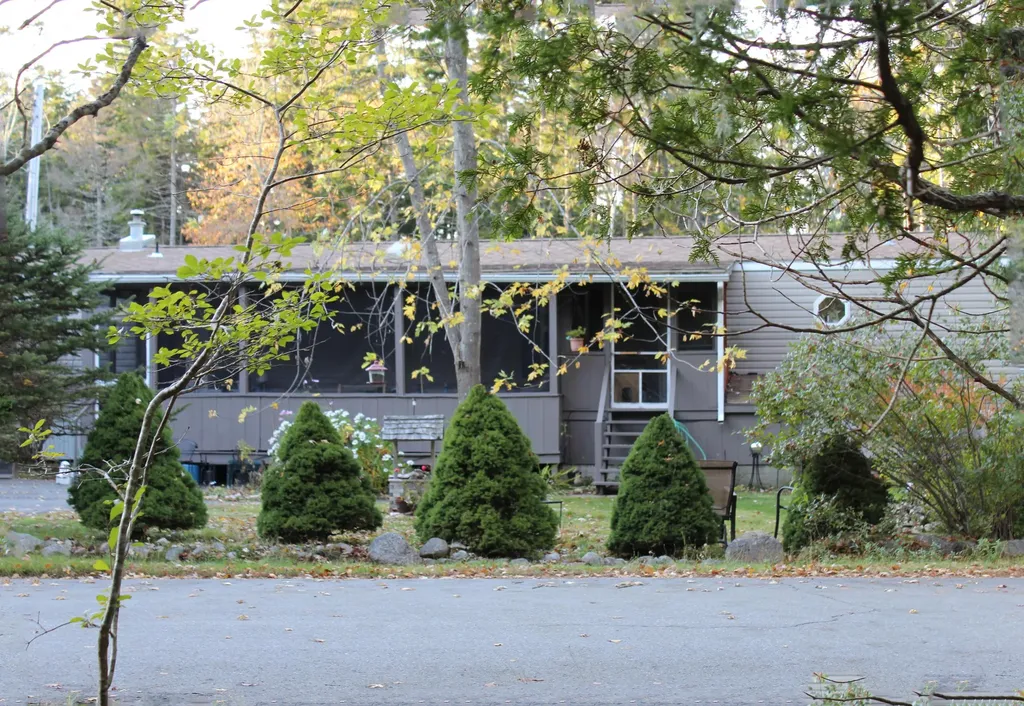 42 Hillside Road Brooklin ME 04616