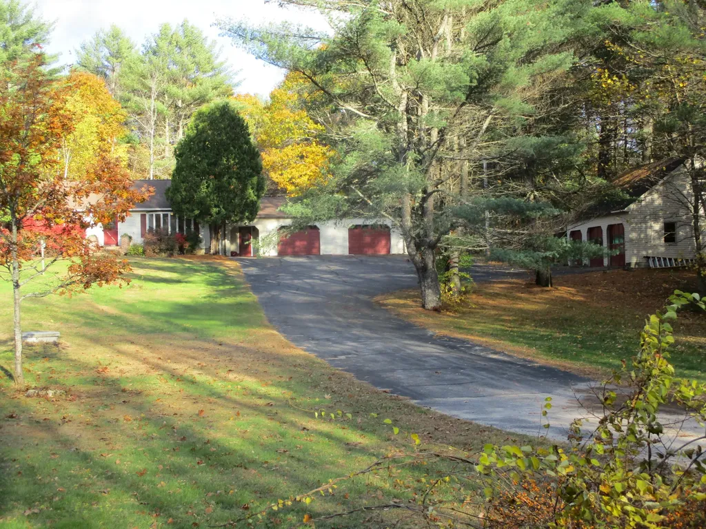 121 Dow Road Standish ME 04084