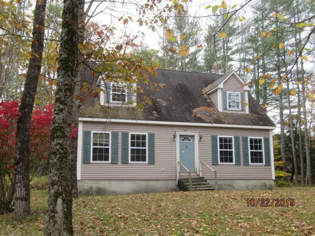 18 Small Drive Way Buxton ME 04093