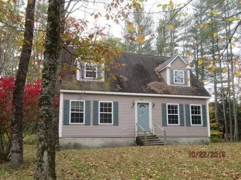 18 Small Drive Way Buxton ME 04093