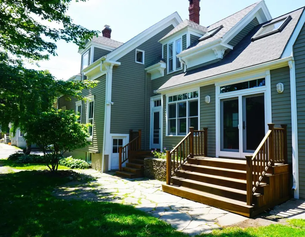 39 Vesper Street Portland ME 04101