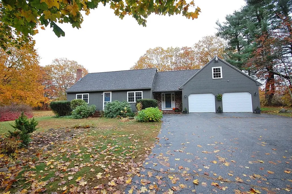 5 Berry Road Buxton ME 04093