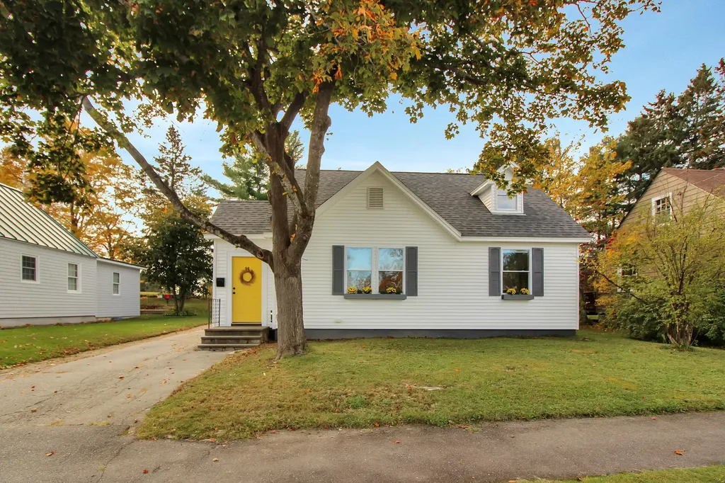 99 Crestmont Road Bangor ME 04401