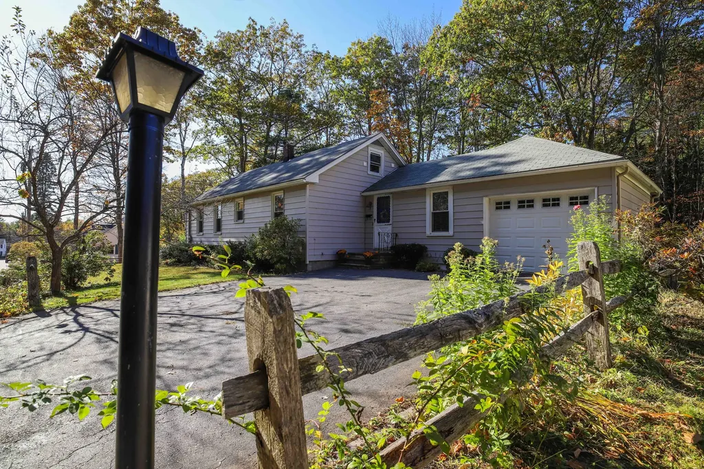 15 Oak Avenue Freeport ME 04032