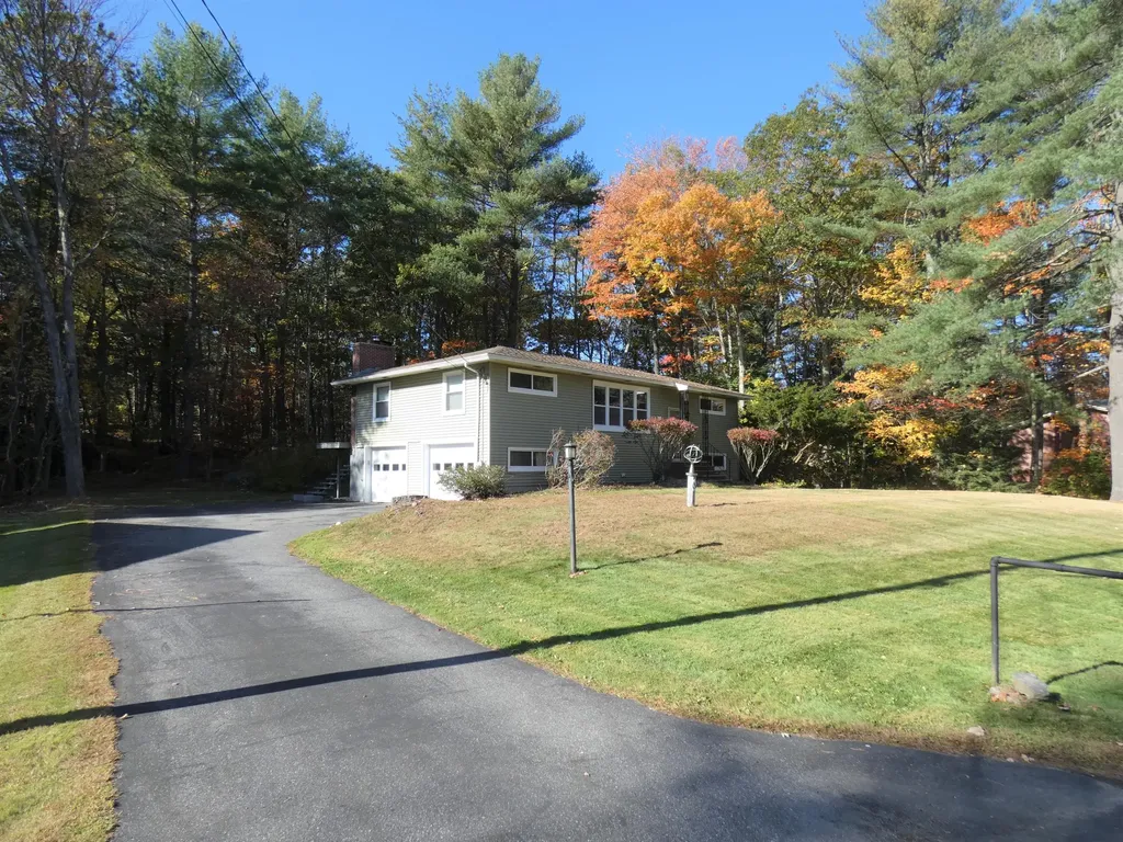 3 Sokokis Circle Topsham ME 04086