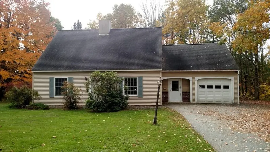 74 Welch Avenue Monmouth ME 04259
