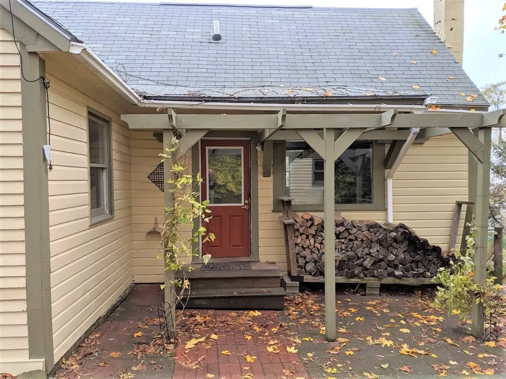 38 Main Street Bowdoinham ME 04008