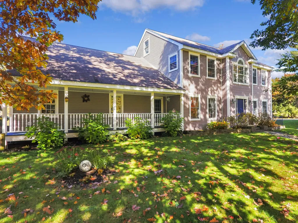 32 Stag Hollow Greene ME 04236