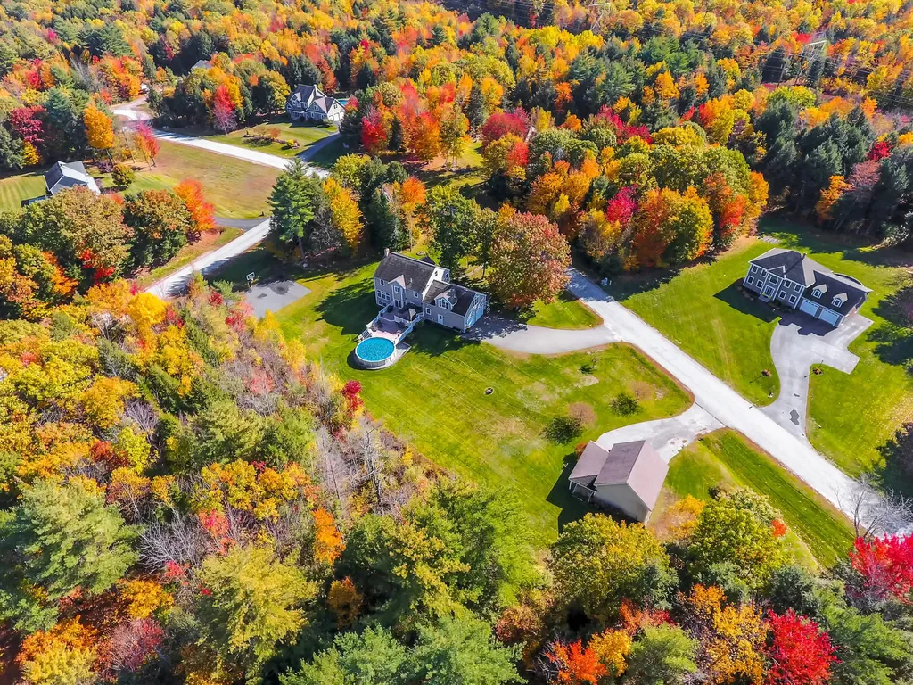 32 Stag Hollow Greene ME 04236