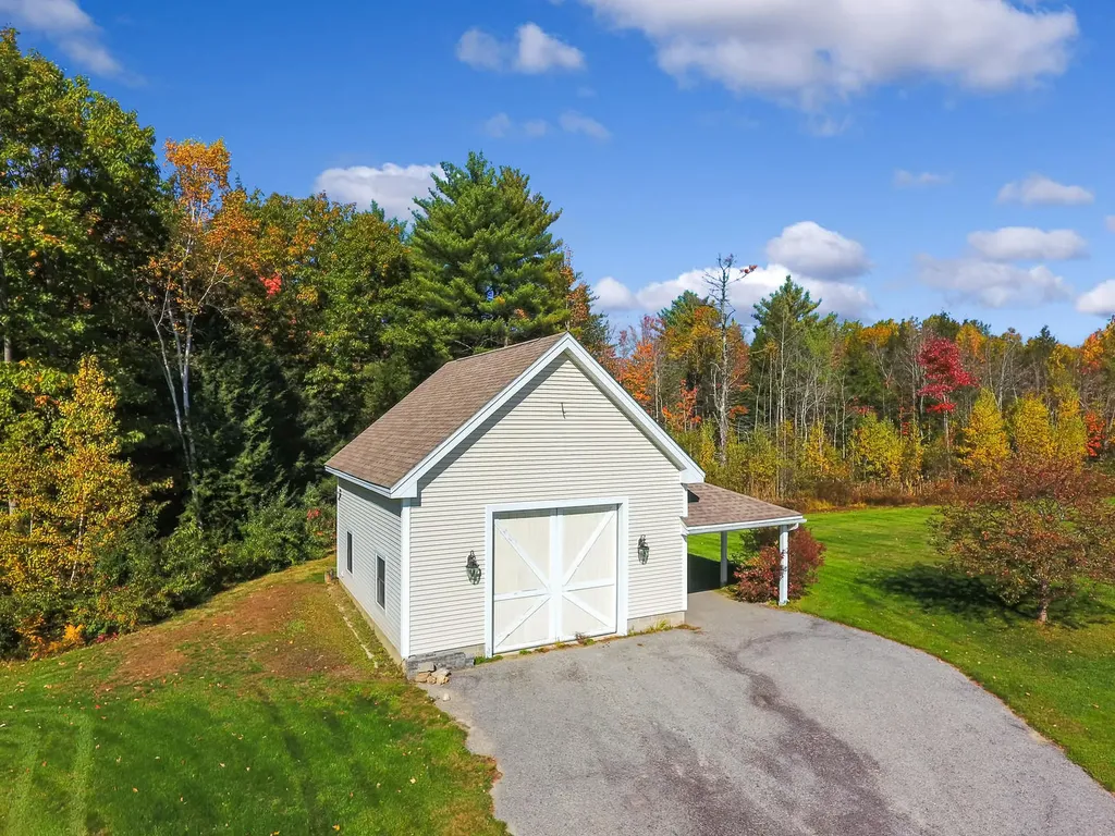 32 Stag Hollow Greene ME 04236