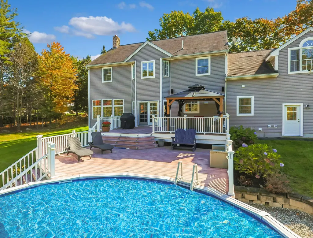 32 Stag Hollow Greene ME 04236