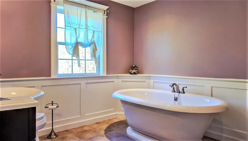 32 Stag Hollow Greene ME 04236