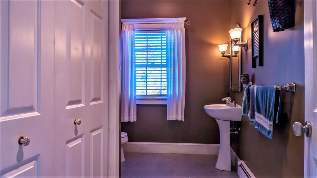 32 Stag Hollow Greene ME 04236
