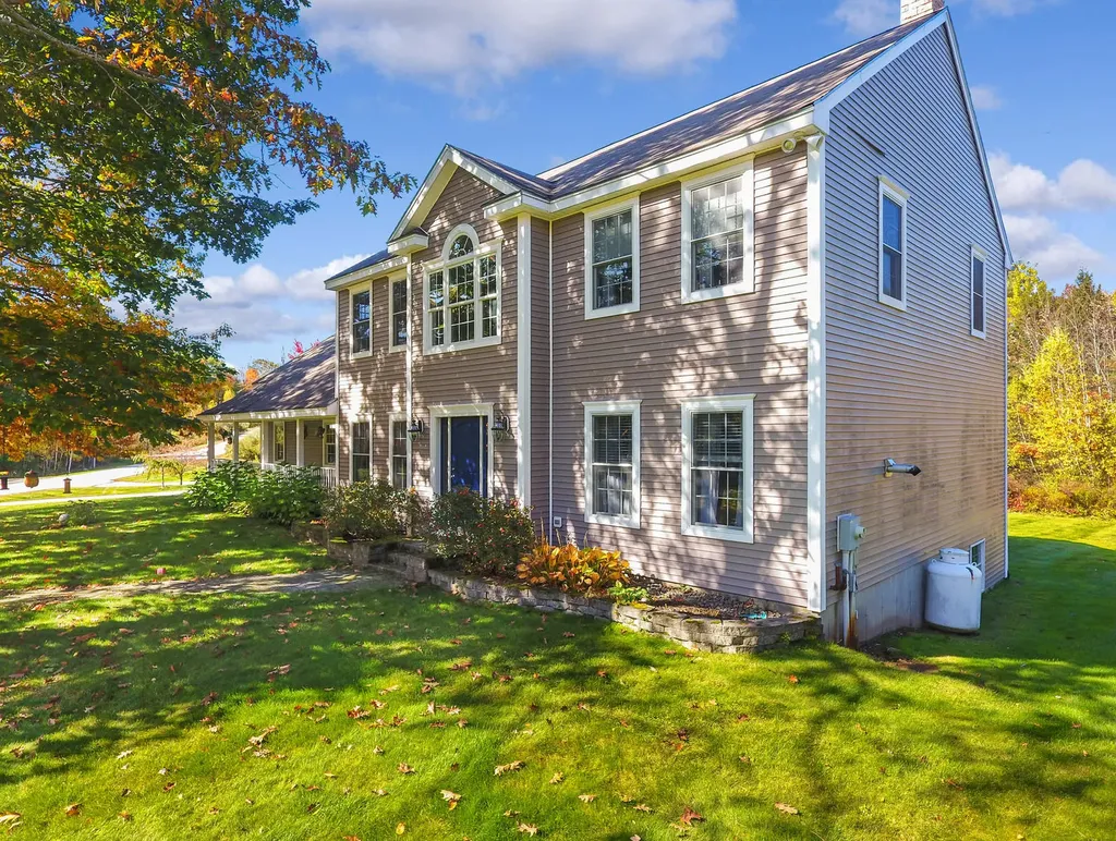 32 Stag Hollow Greene ME 04236
