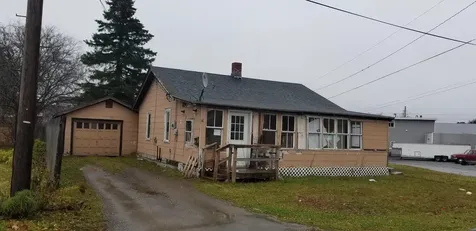16 Mckinley Street Caribou ME 04736