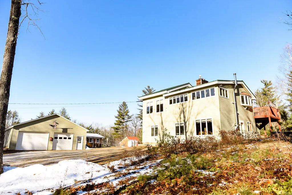 11 Whites Lane Chesterville ME 04938