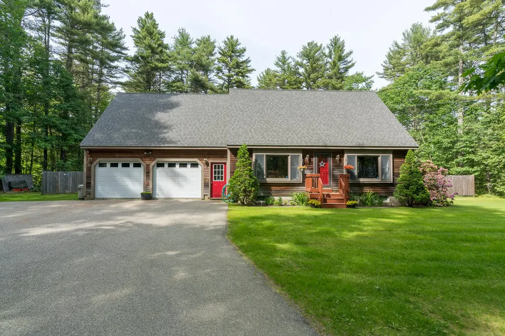 197 S Waterboro Road Lyman ME 04002