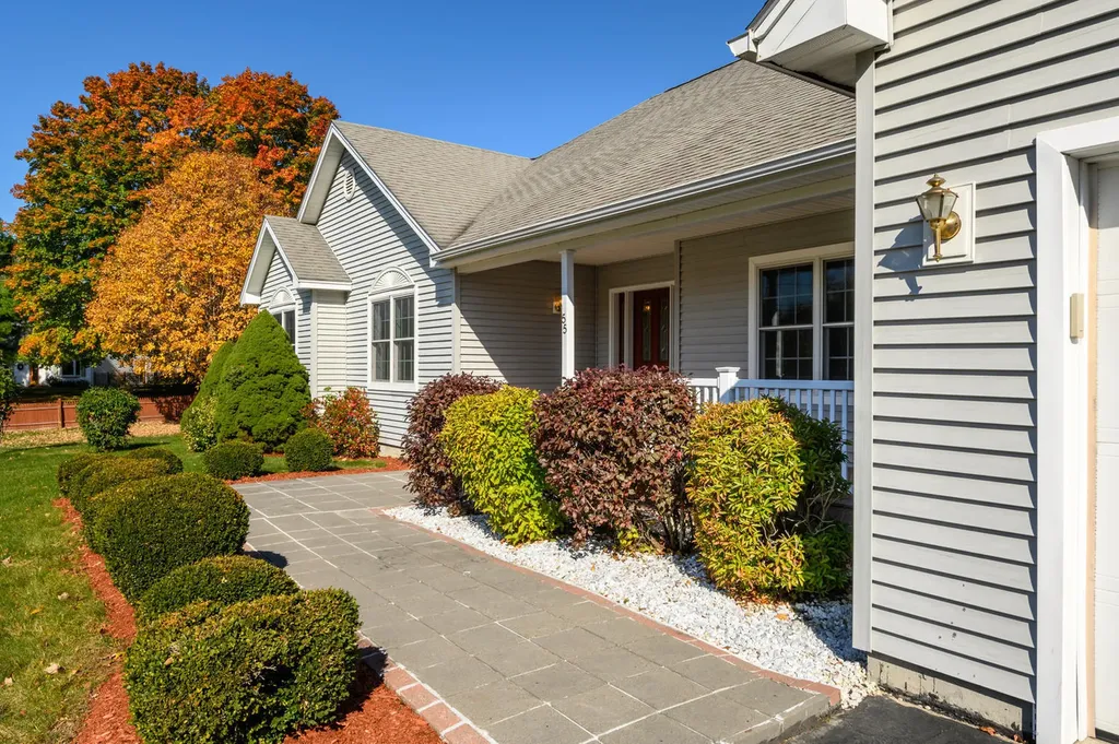 55 Maple Avenue Scarborough ME 04074