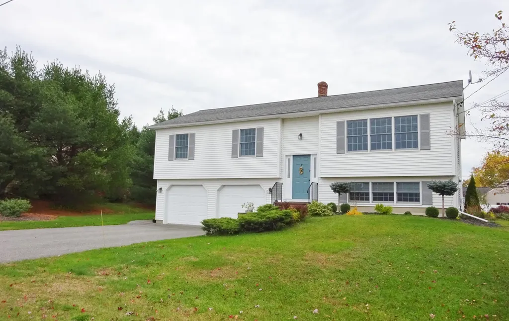14 Charles Street Hampden ME 04444