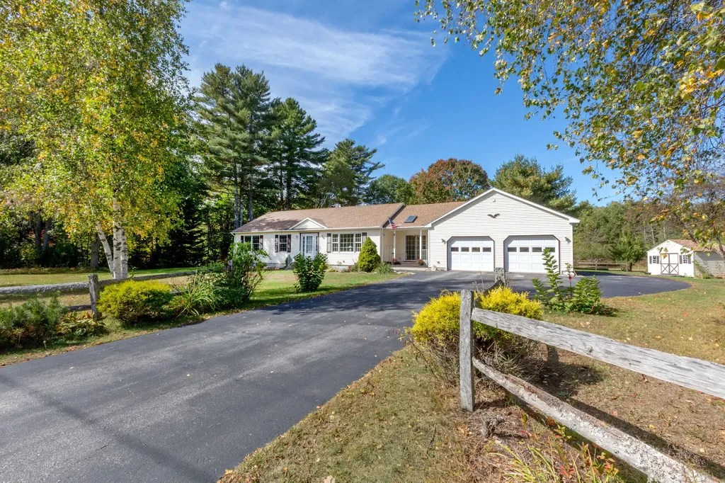 22 Madelyn Avenue Topsham ME 04086