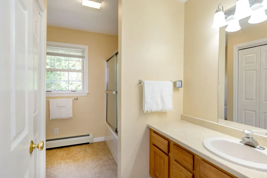 22 Madelyn Avenue Topsham ME 04086