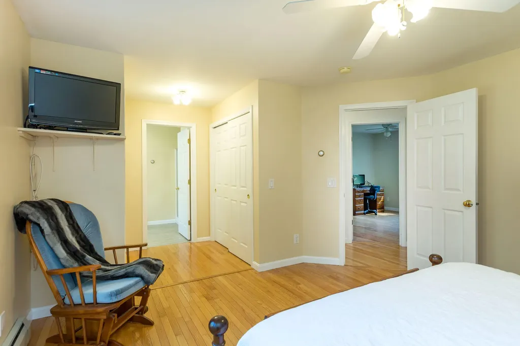 22 Madelyn Avenue Topsham ME 04086
