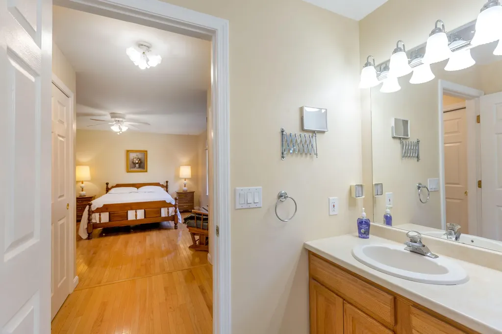 22 Madelyn Avenue Topsham ME 04086