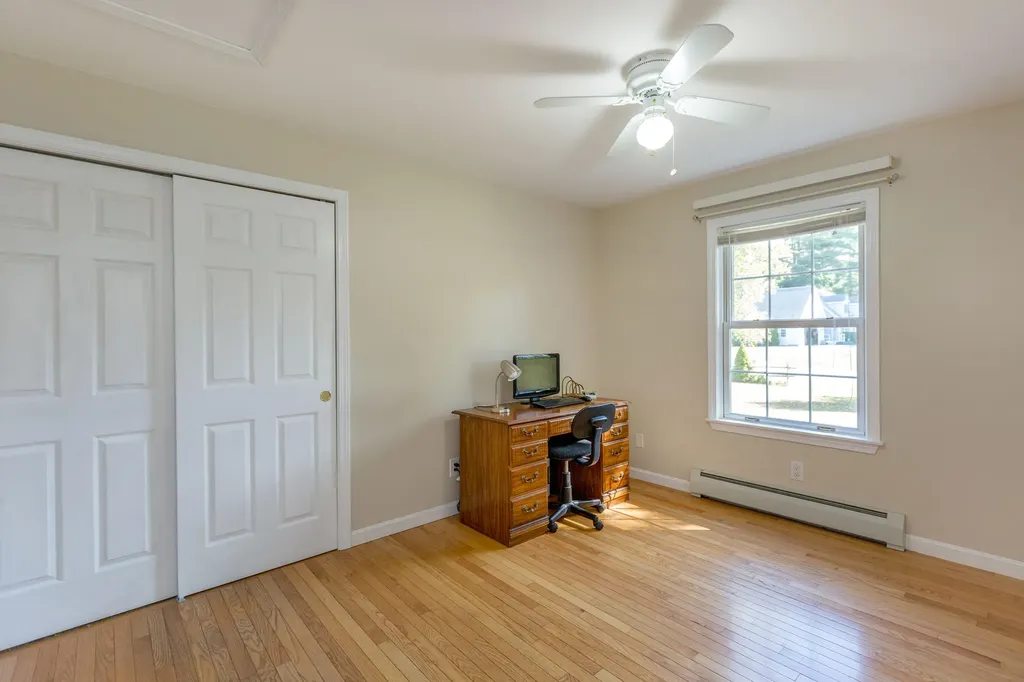 22 Madelyn Avenue Topsham ME 04086