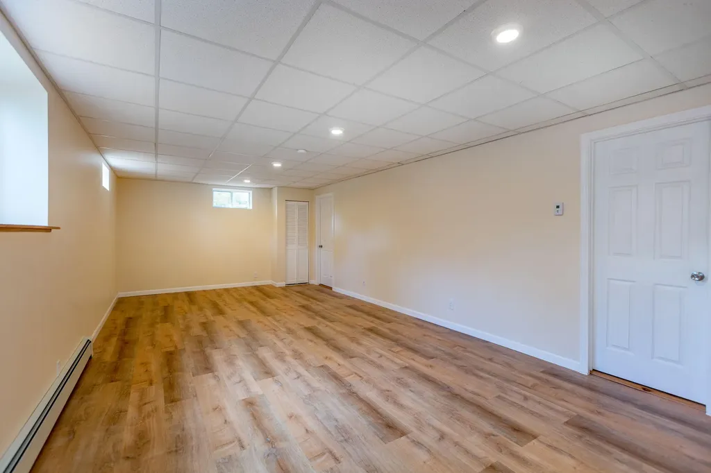 22 Madelyn Avenue Topsham ME 04086