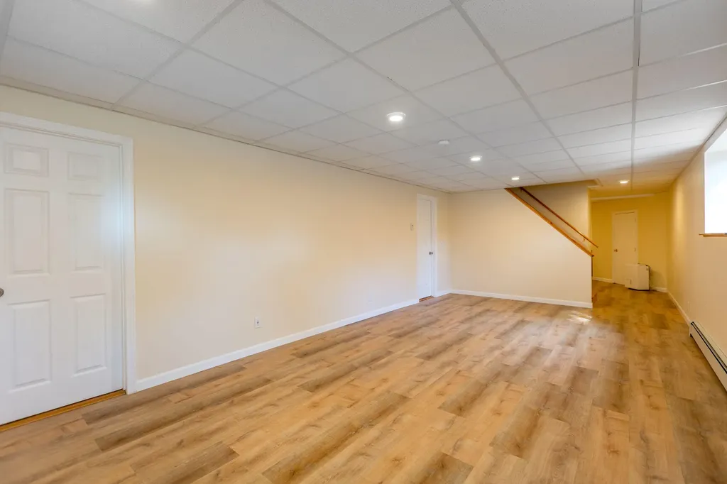 22 Madelyn Avenue Topsham ME 04086
