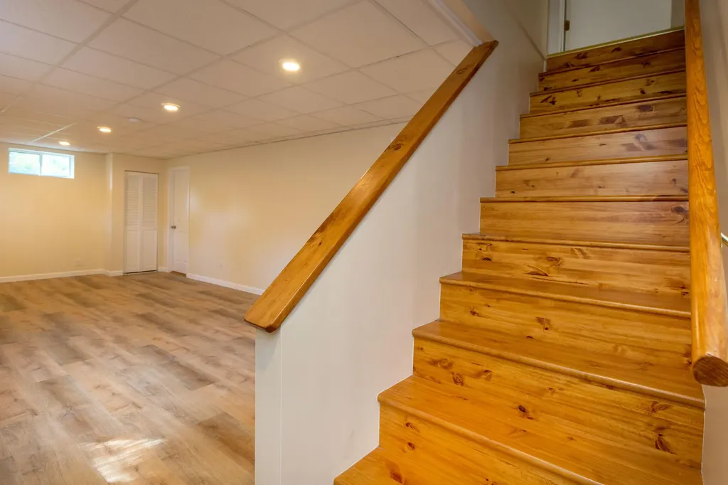 22 Madelyn Avenue Topsham ME 04086