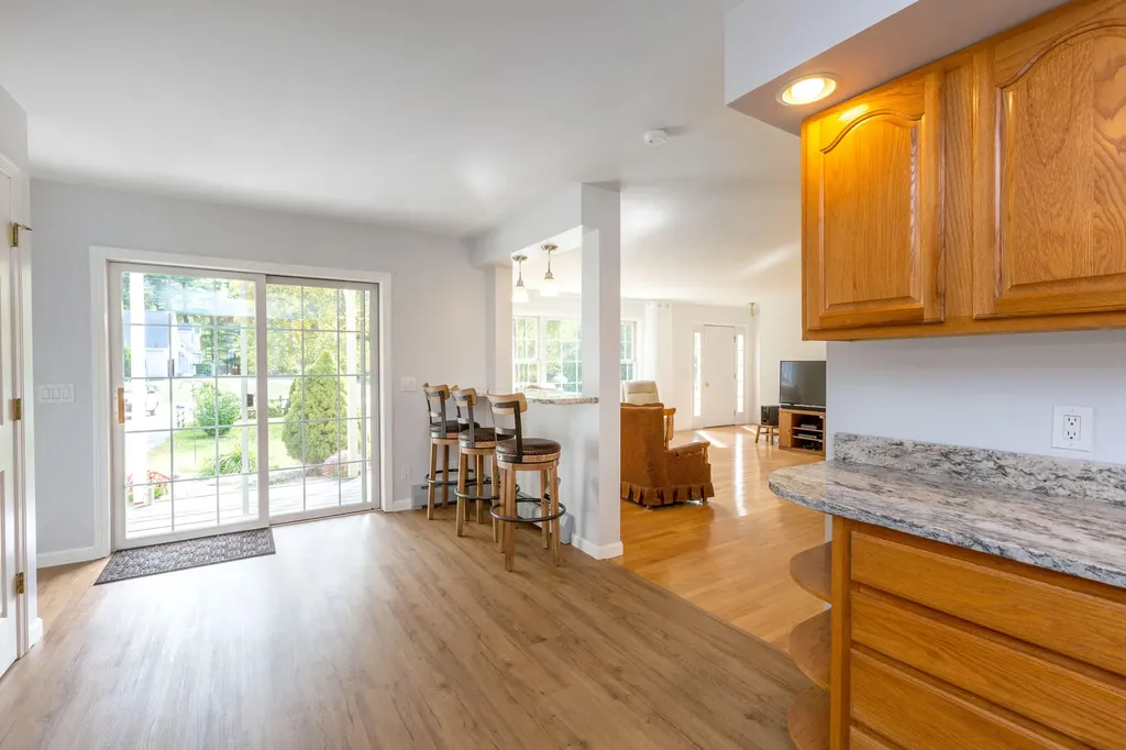 22 Madelyn Avenue Topsham ME 04086