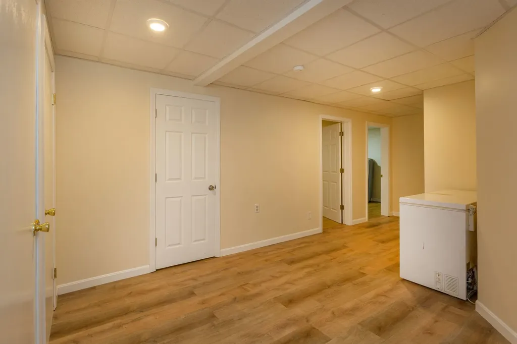 22 Madelyn Avenue Topsham ME 04086