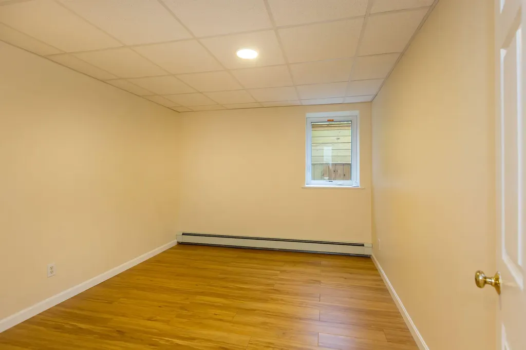 22 Madelyn Avenue Topsham ME 04086