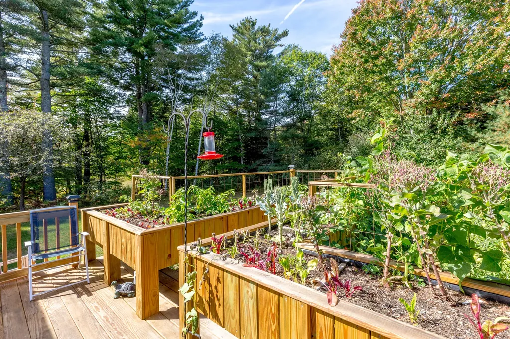 22 Madelyn Avenue Topsham ME 04086