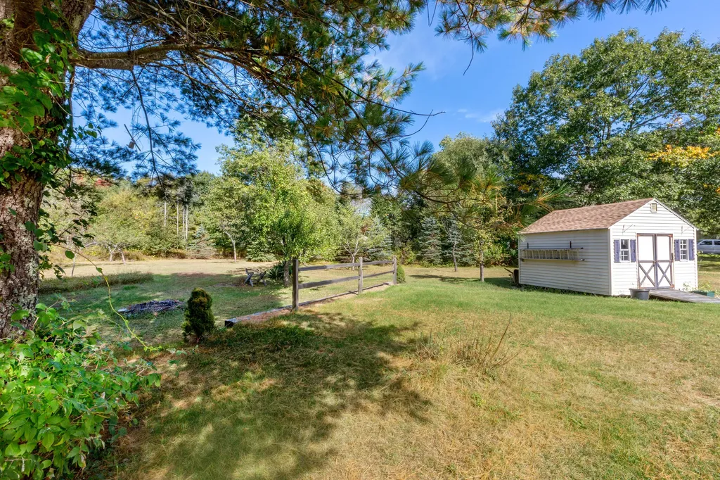 22 Madelyn Avenue Topsham ME 04086
