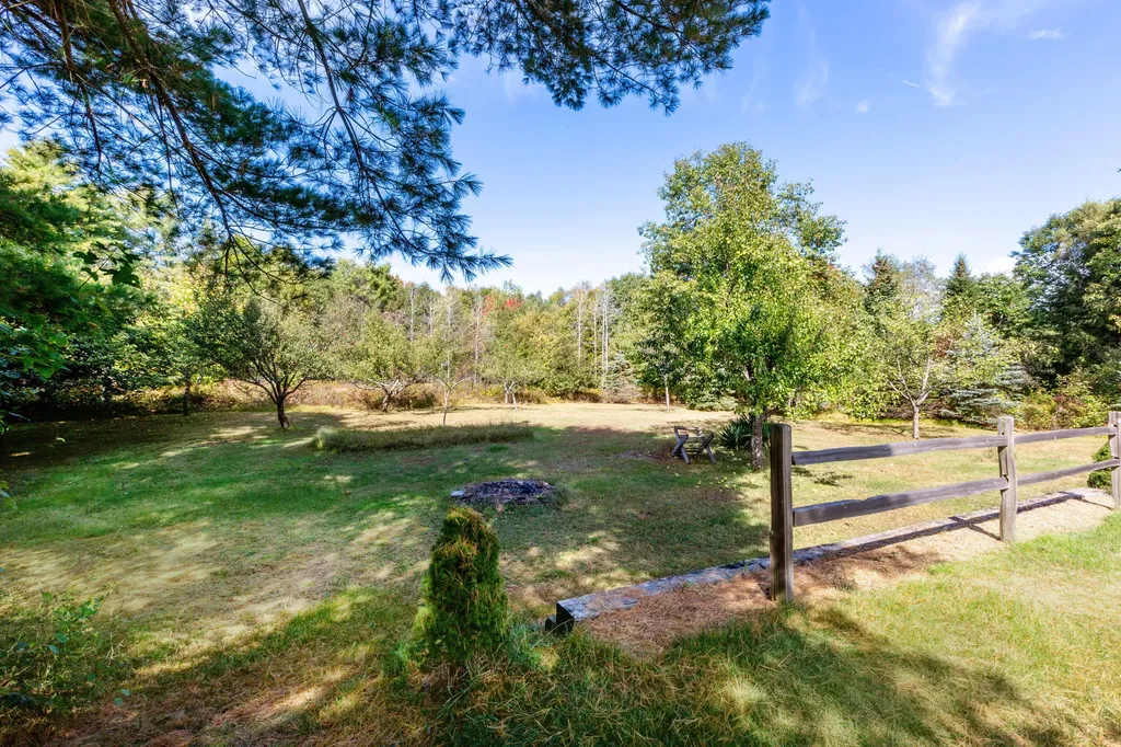 22 Madelyn Avenue Topsham ME 04086