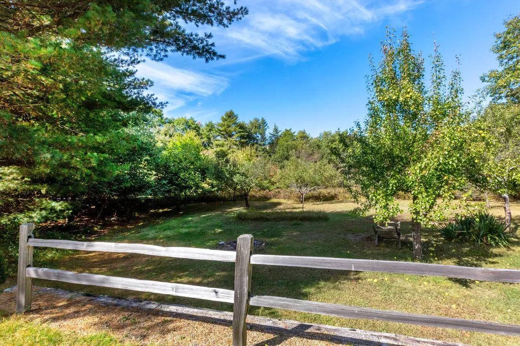 22 Madelyn Avenue Topsham ME 04086
