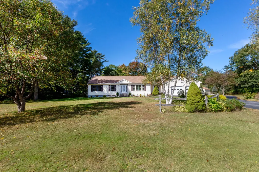 22 Madelyn Avenue Topsham ME 04086