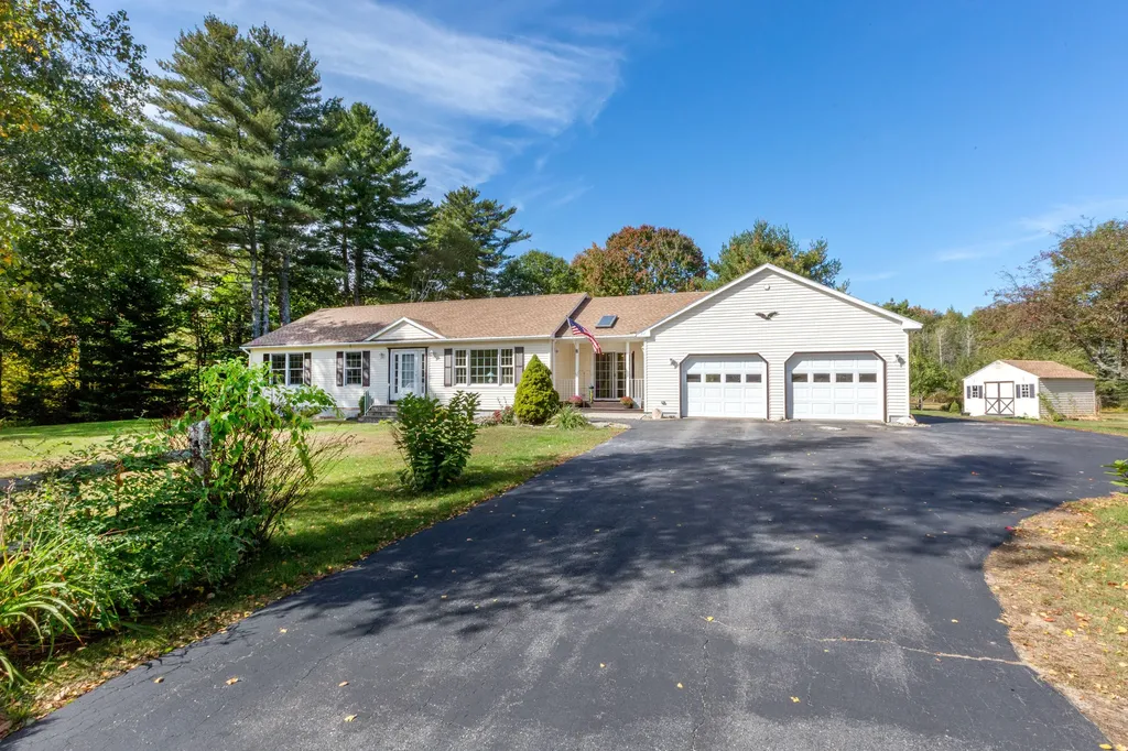 22 Madelyn Avenue Topsham ME 04086