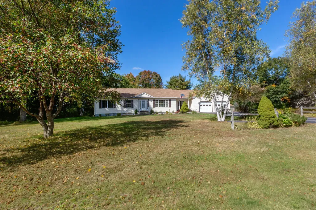 22 Madelyn Avenue Topsham ME 04086