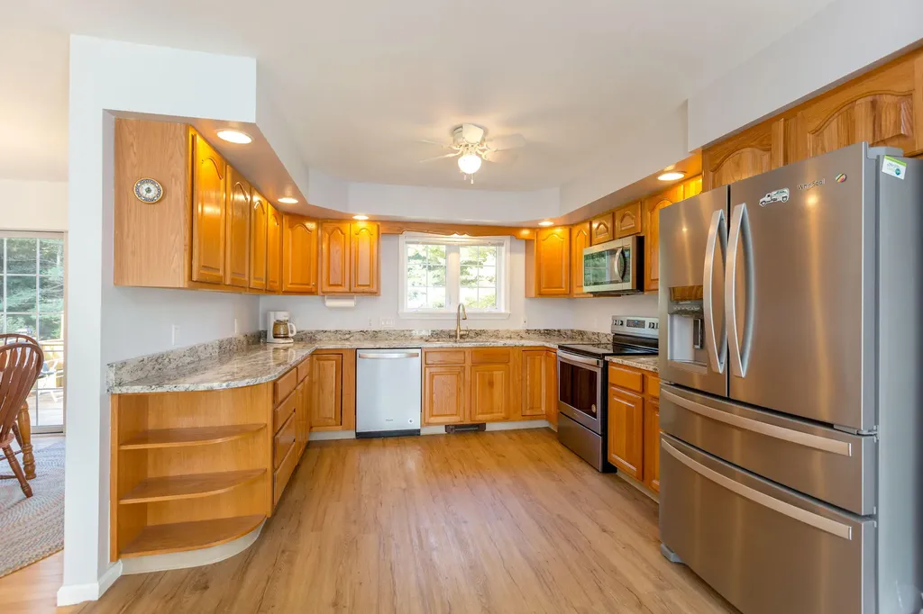 22 Madelyn Avenue Topsham ME 04086