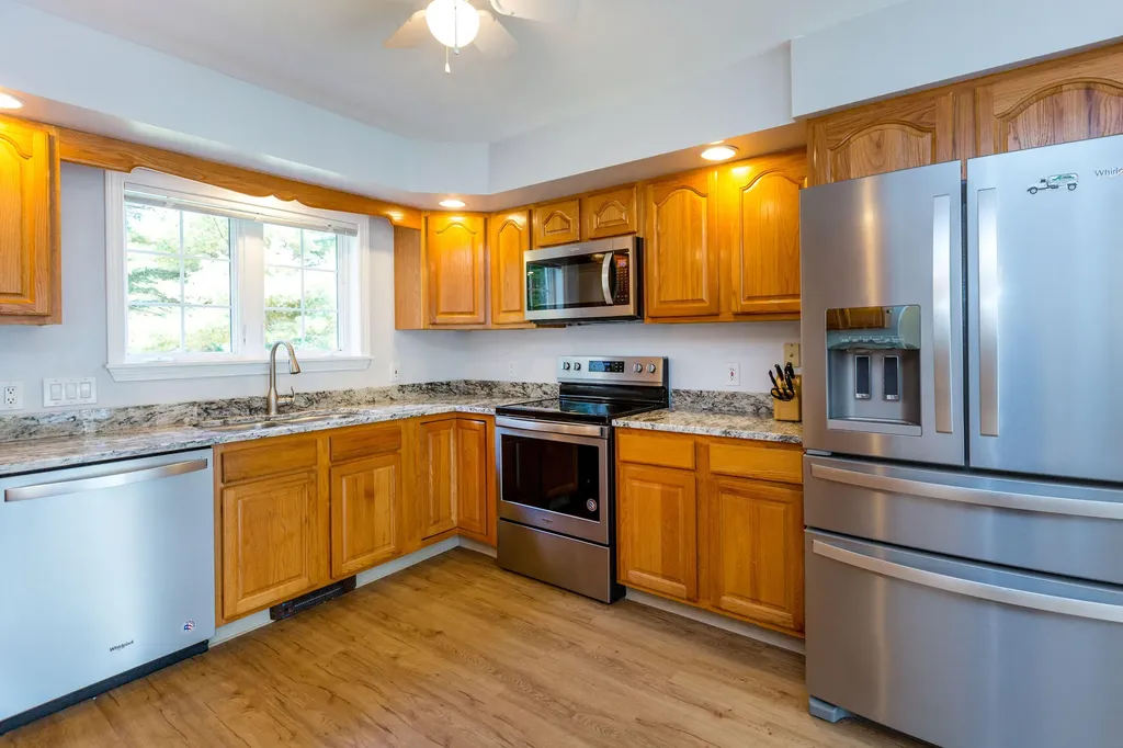 22 Madelyn Avenue Topsham ME 04086