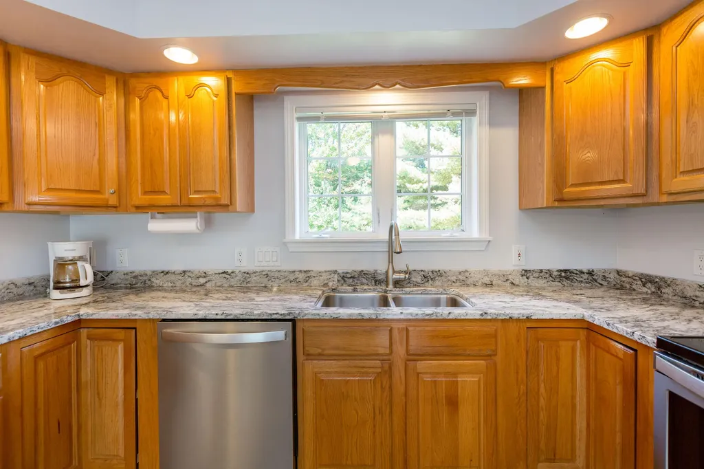 22 Madelyn Avenue Topsham ME 04086