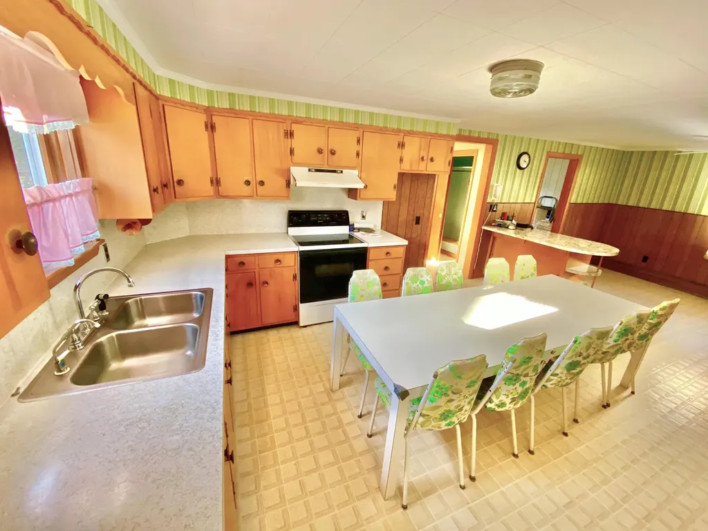 27 Prescott Street Sanford ME 04073