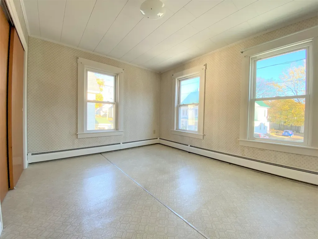27 Prescott Street Sanford ME 04073