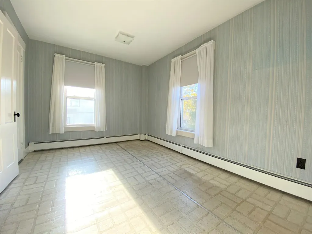 27 Prescott Street Sanford ME 04073