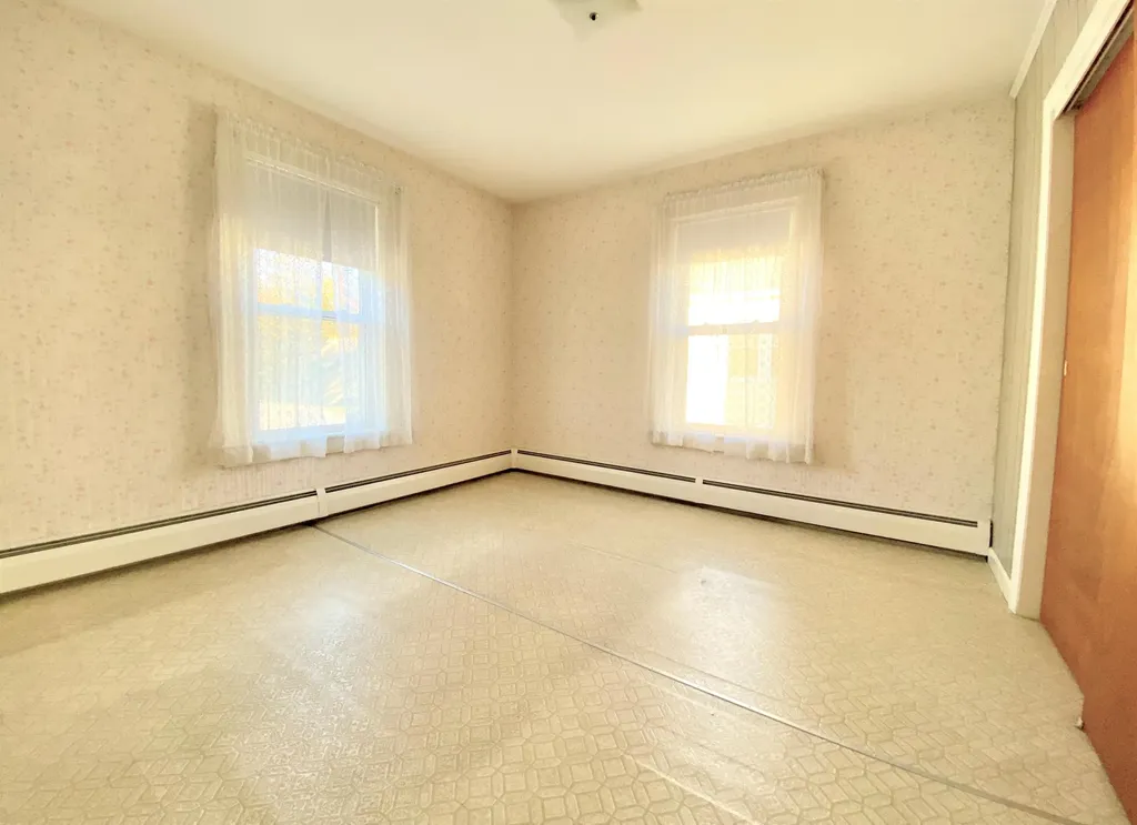 27 Prescott Street Sanford ME 04073