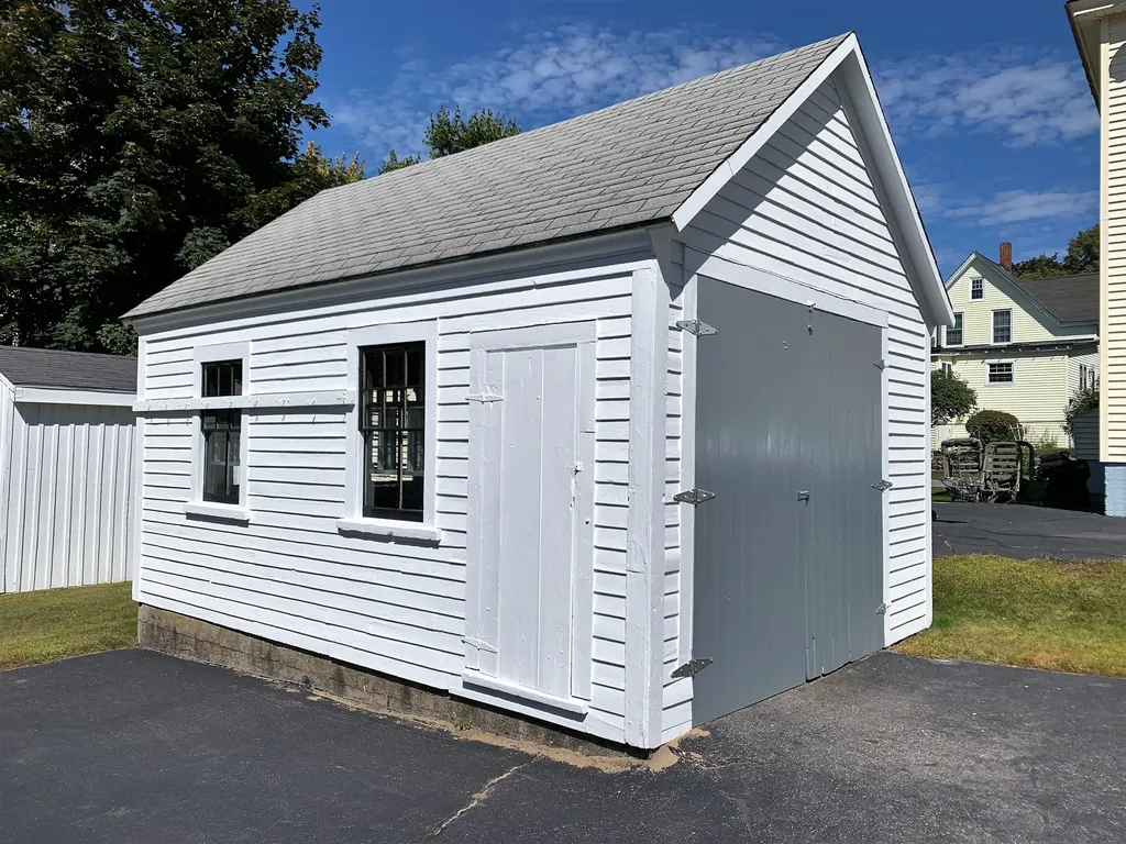27 Prescott Street Sanford ME 04073