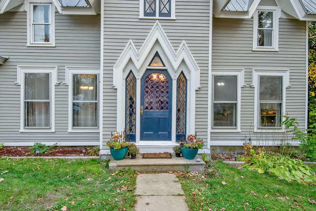 25 Morrill Street Buckfield ME 04220